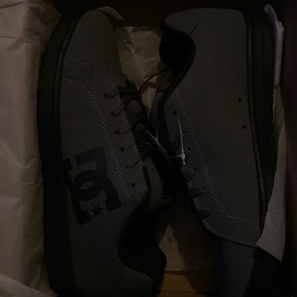 gray size 12 DC shoes